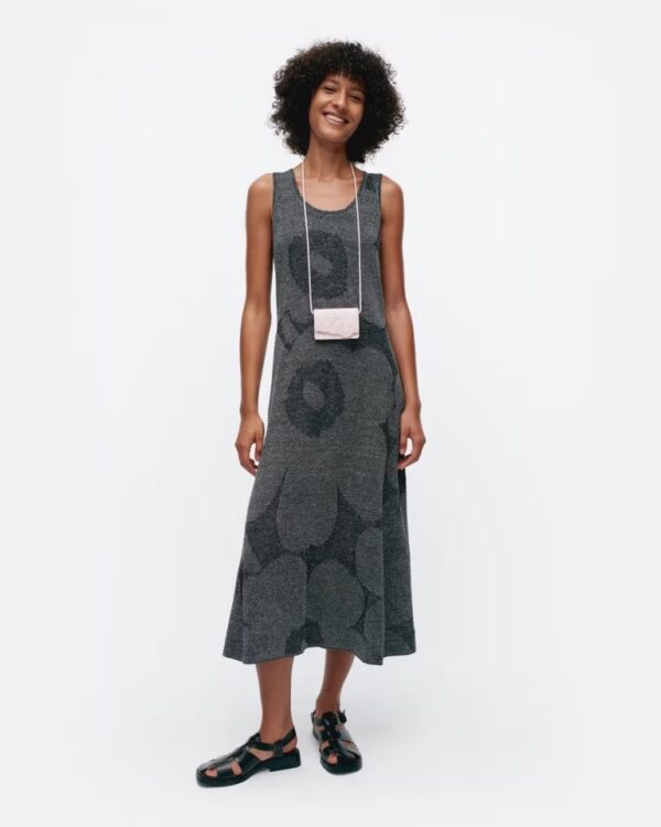 HIIPIÄ UNIKKO DRESS
