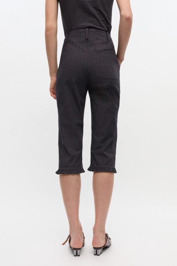 BLACK PINSTRIPE CAPRI TROUSERS, phantom - Image 3