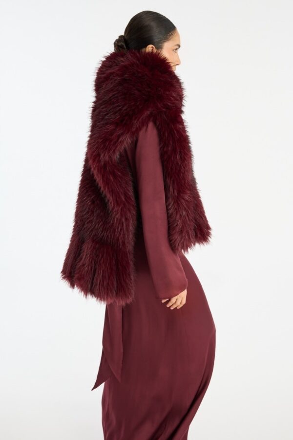 FAUX FUR SCARF, burgundy - Image 2